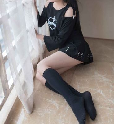 哎呀女朋友在线观看_英文版字幕